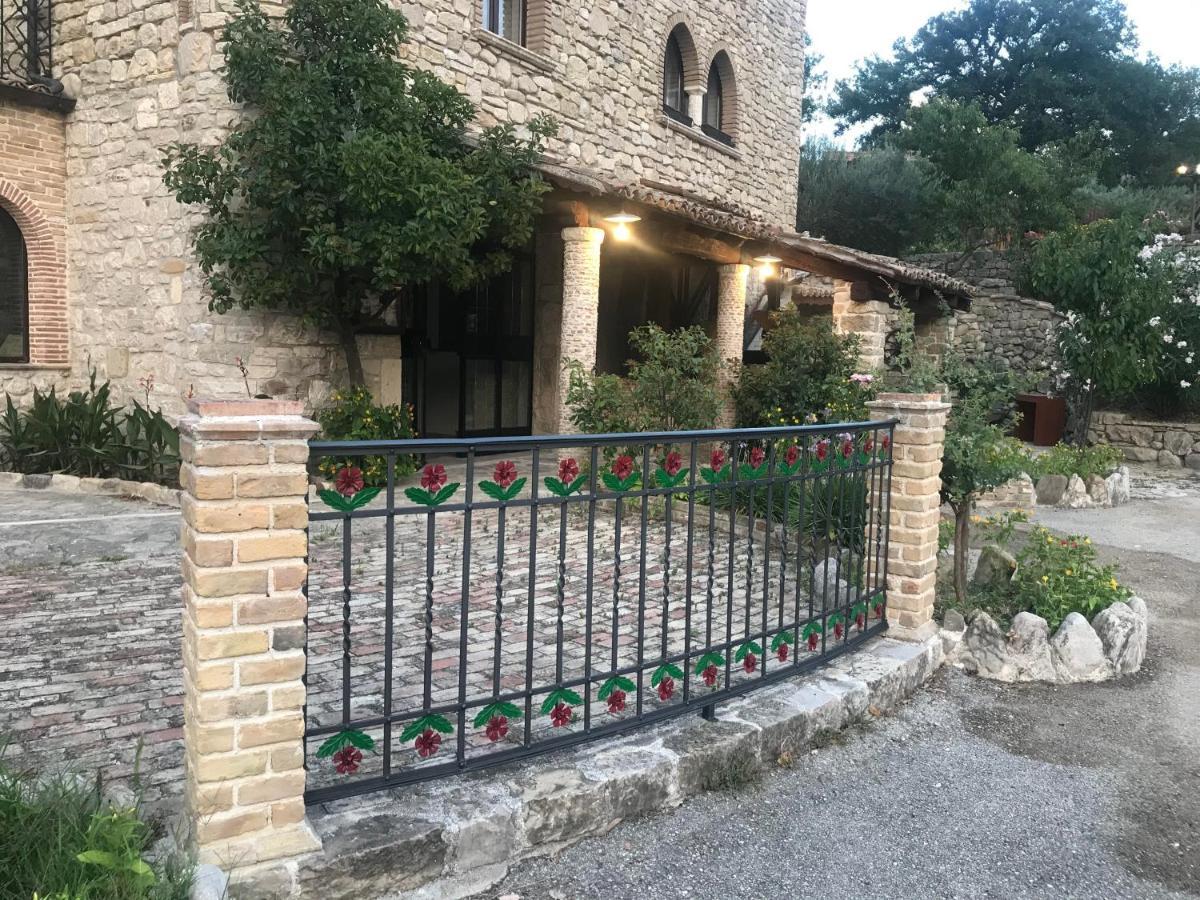 Hotel Lo Smeraldo Roccavivara Εξωτερικό φωτογραφία
