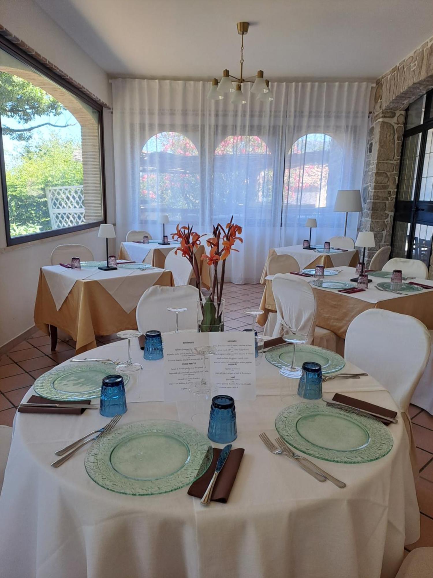Hotel Lo Smeraldo Roccavivara Εξωτερικό φωτογραφία