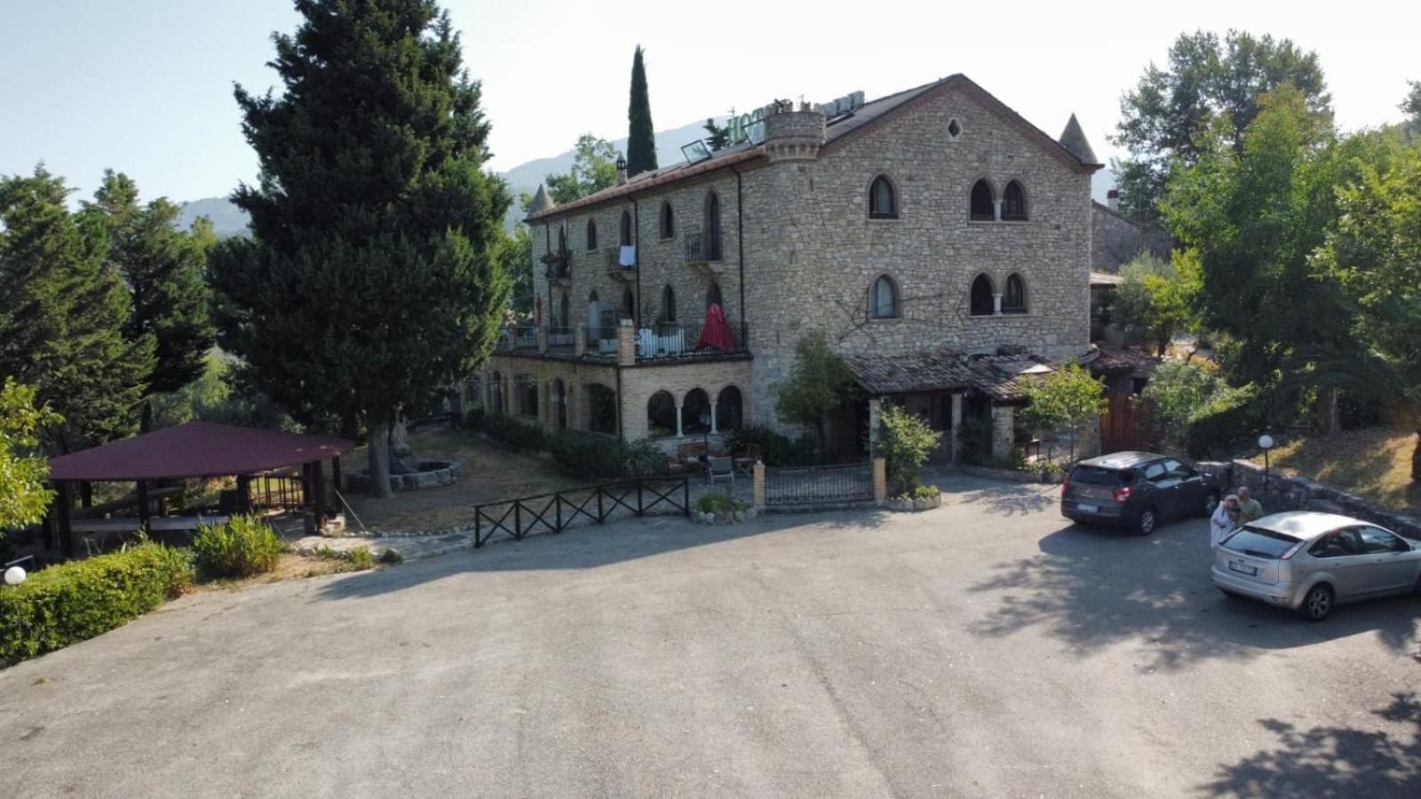 Hotel Lo Smeraldo Roccavivara Εξωτερικό φωτογραφία
