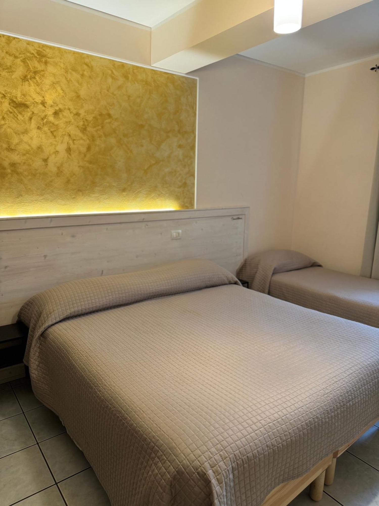 Hotel Lo Smeraldo Roccavivara Εξωτερικό φωτογραφία